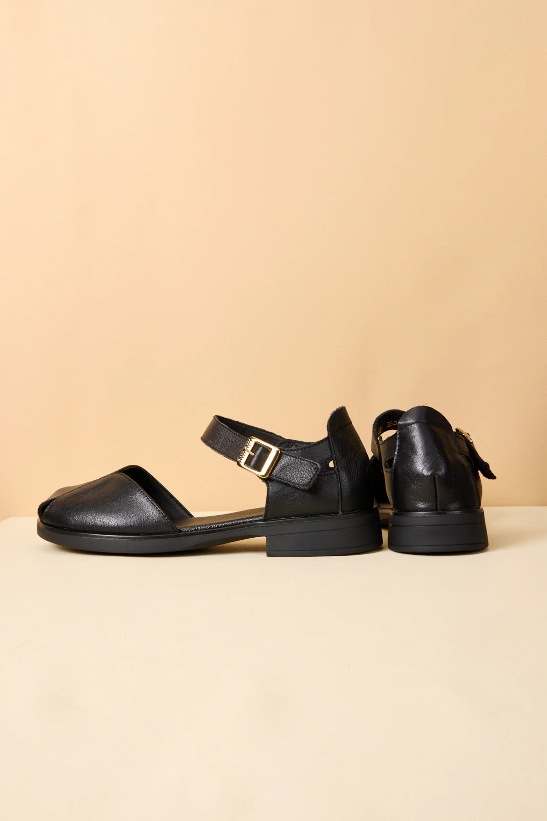 Rumour Has It | Tatum Leather Flat Sandal - Black - Image 10