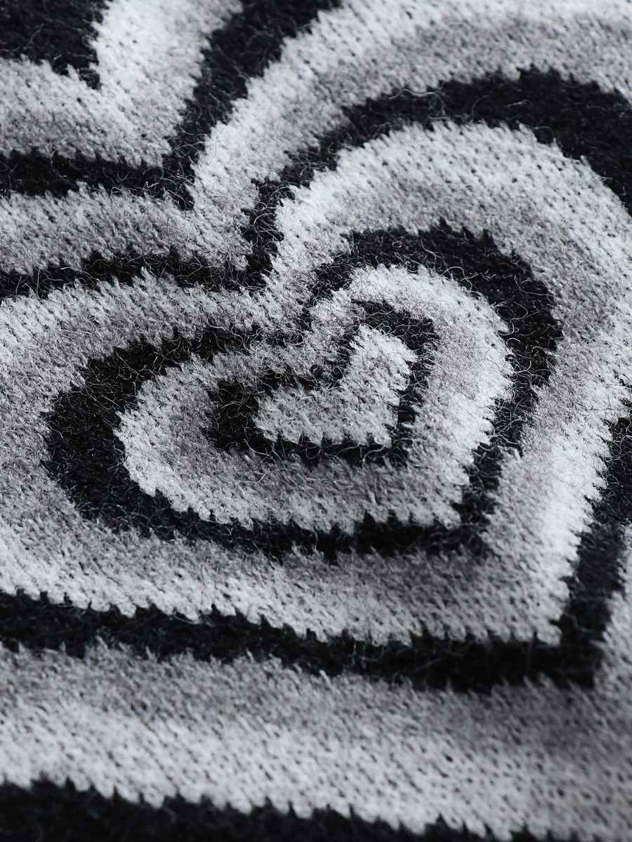 Smaibulun | Black Grey Heart Ring Knit Top - Image 7