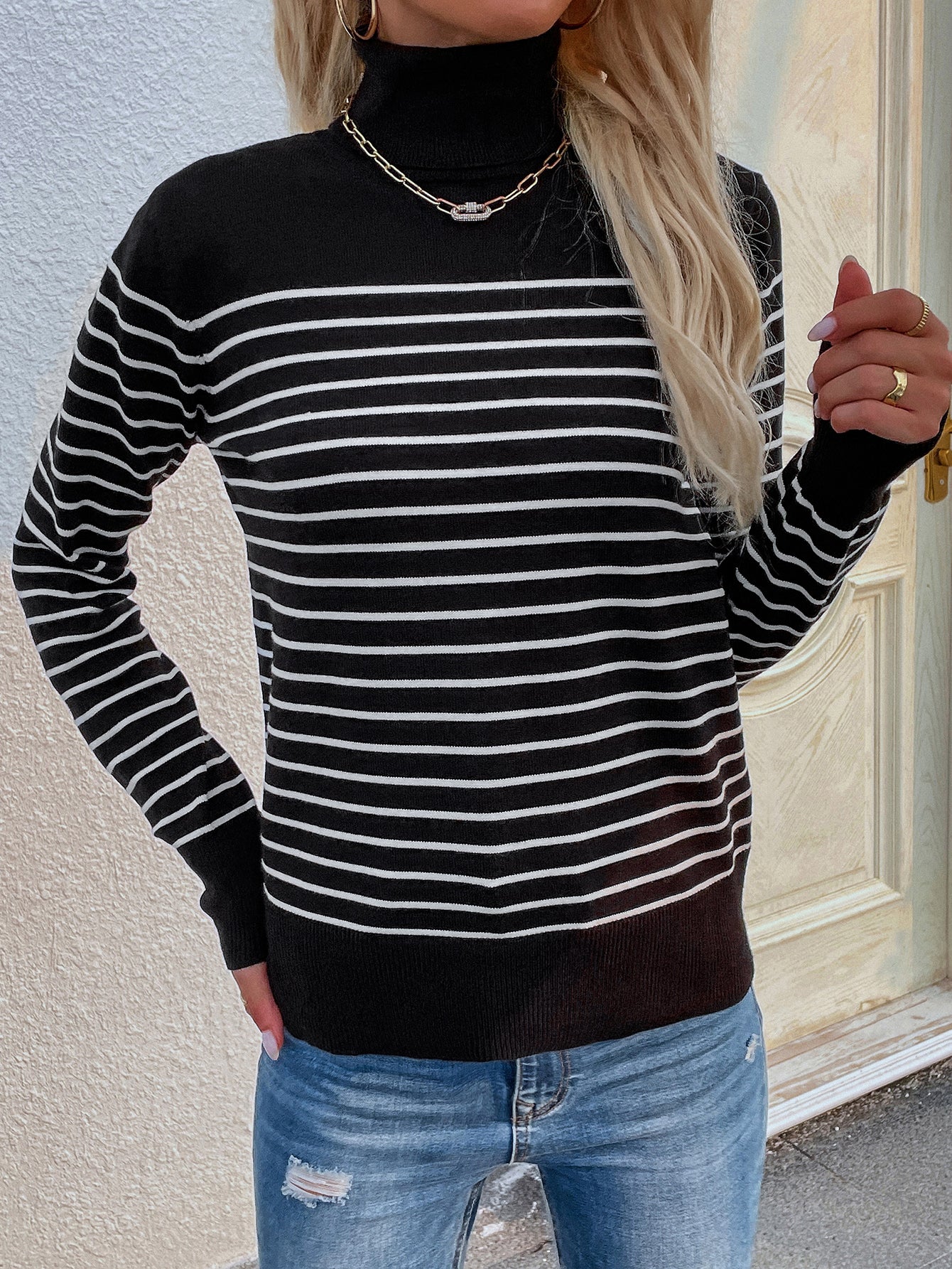 Smaibulun | Black Stripe Turtleneck Knit Top - Image 3