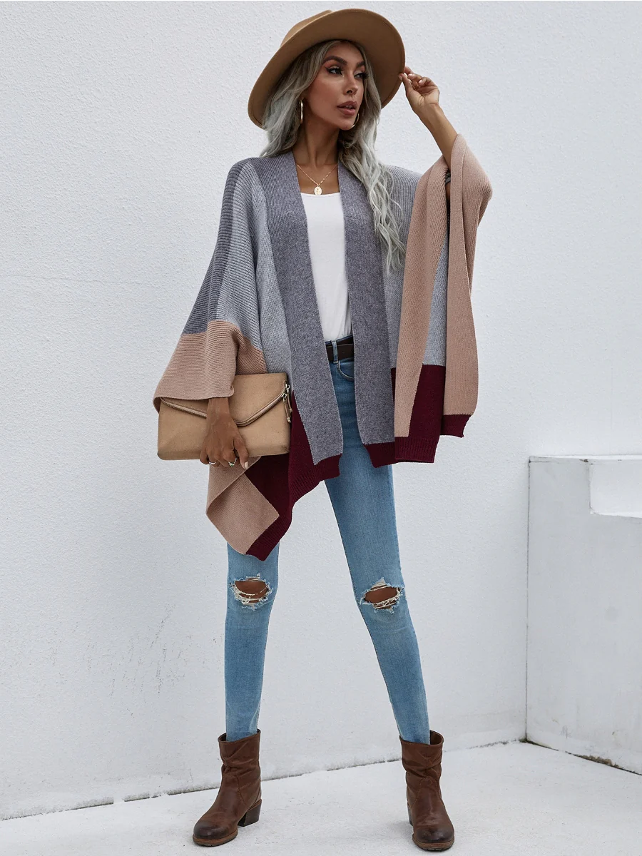 Smaibulun | Color Block Knit Ruana - Grey & Beige - Image 3