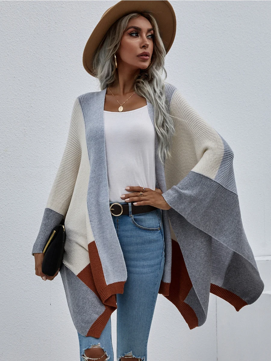 Smaibulun | Color Block Knit Ruana - Smoke - Image 3