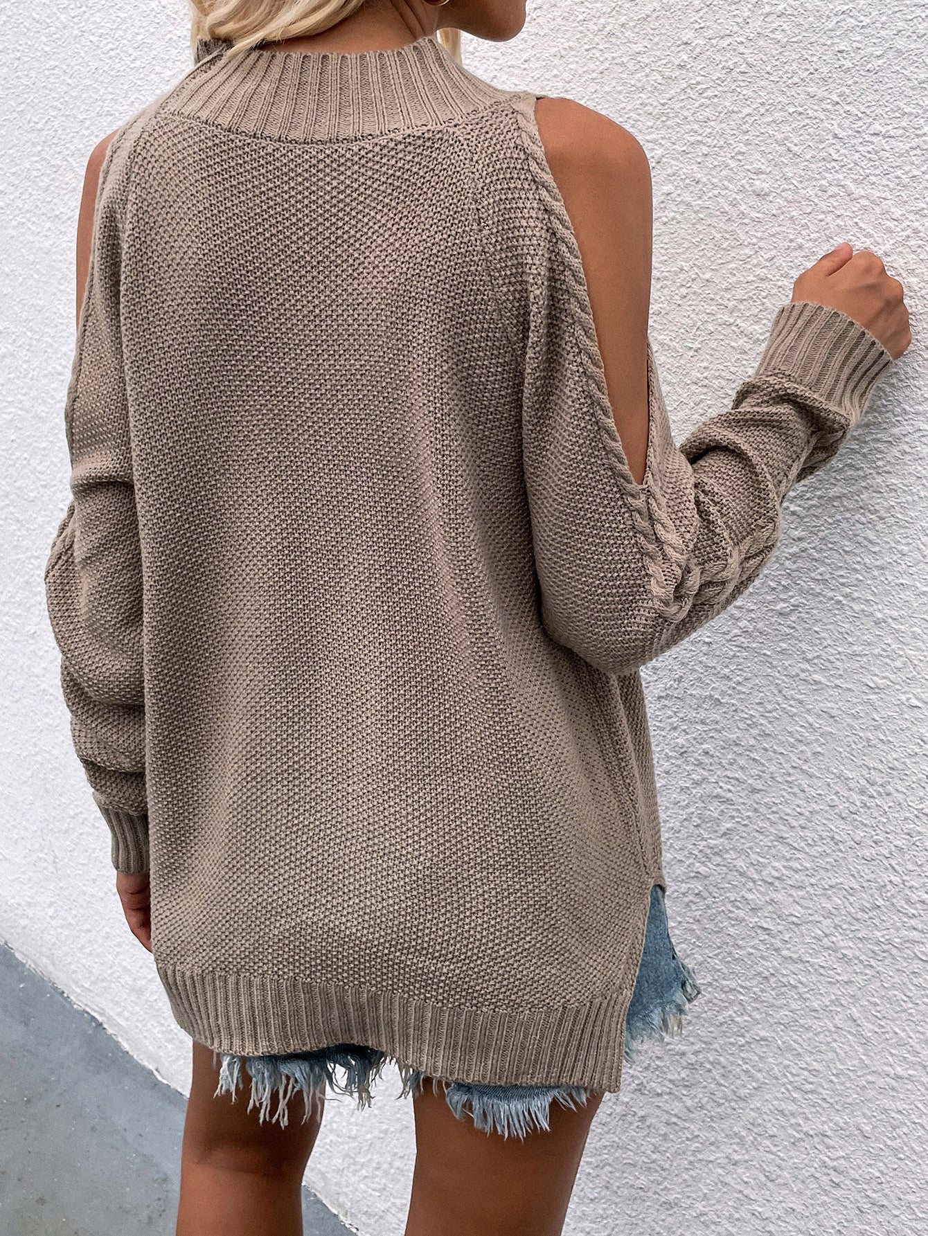 Smaibulun Doll | Beige Shoulder Cut-Out Knit Sweater - Image 8