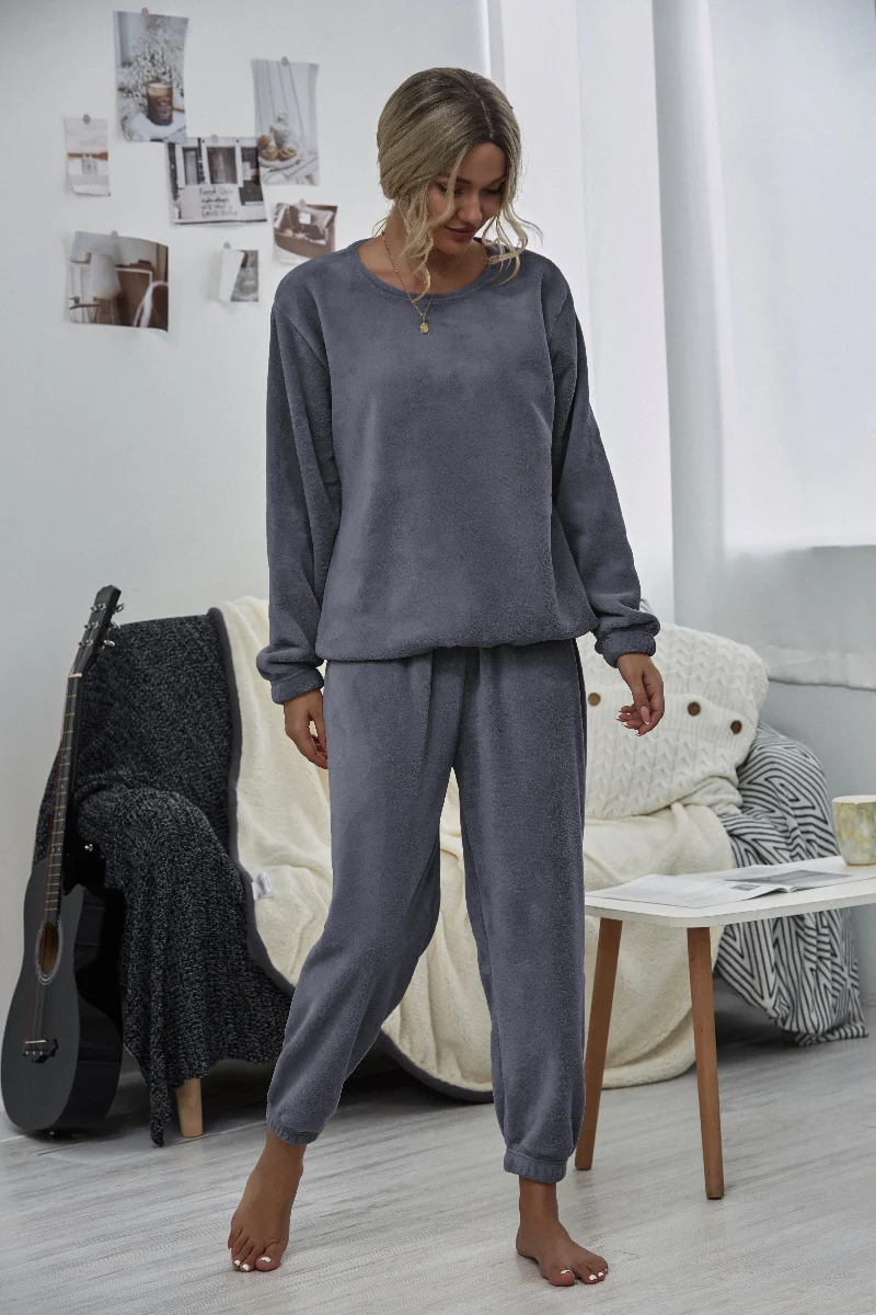 Smaibulun | Grey Crewneck Sweatshirt & Joggers - Image 4