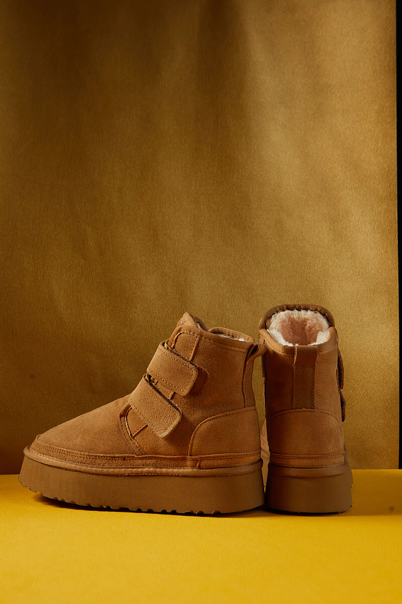 Smaibulun Ugg | Arlene Suede Platform Boots - Chestnut - Image 12