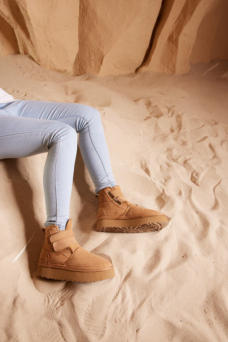 Smaibulun Ugg | Arlene Suede Platform Boots - Chestnut - Image 7