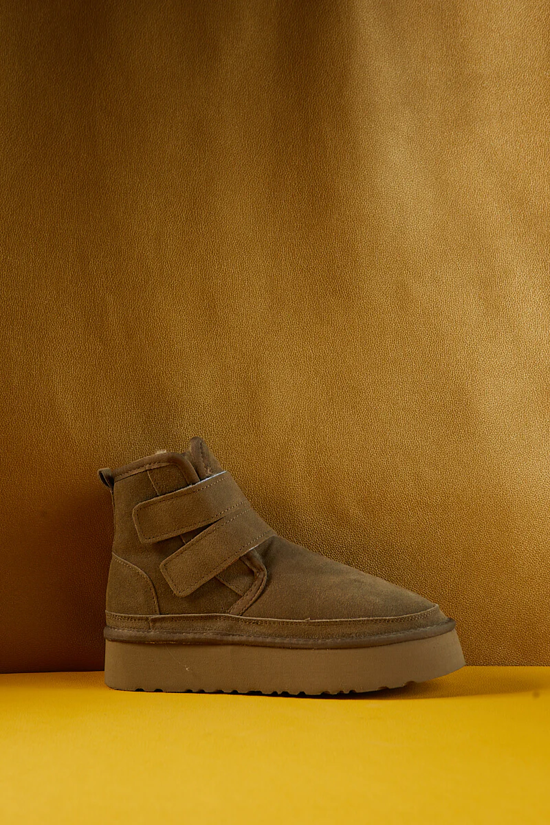 Smaibulun Ugg | Arlene Suede Platform Boots - Olive - Image 11