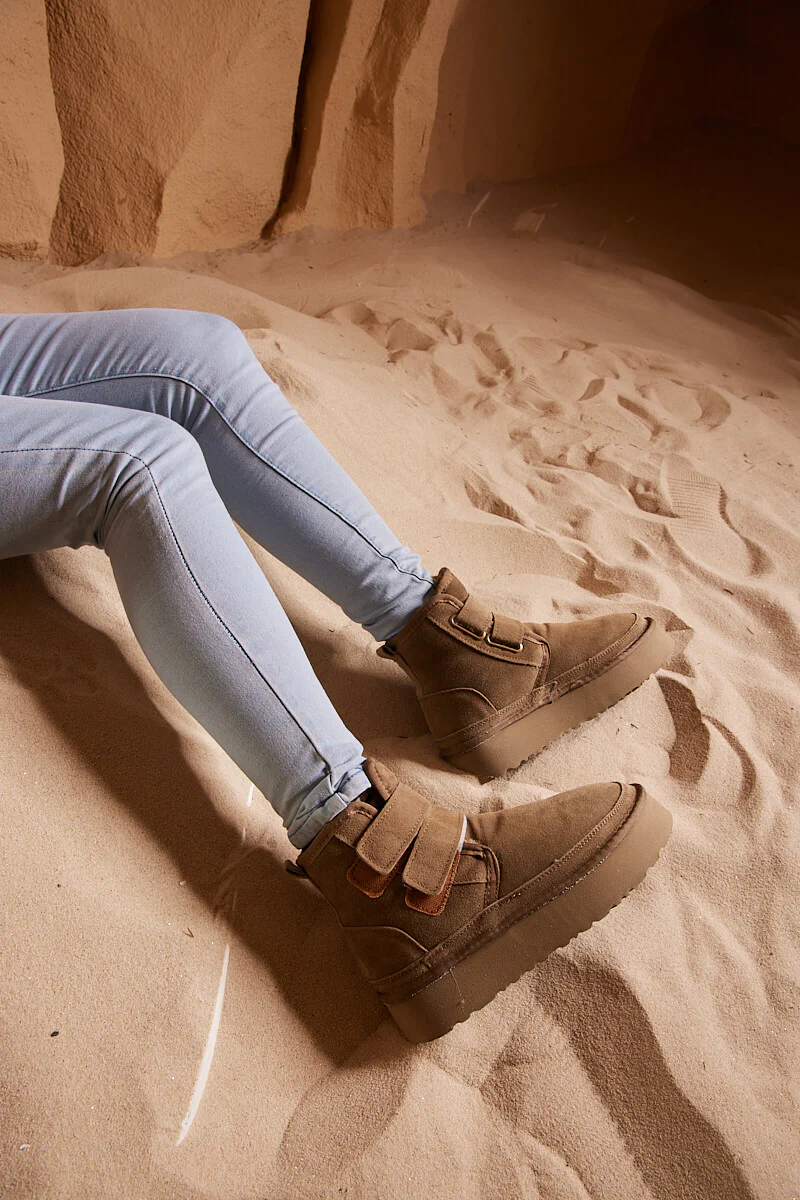 Smaibulun Ugg | Arlene Suede Platform Boots - Olive - Image 6