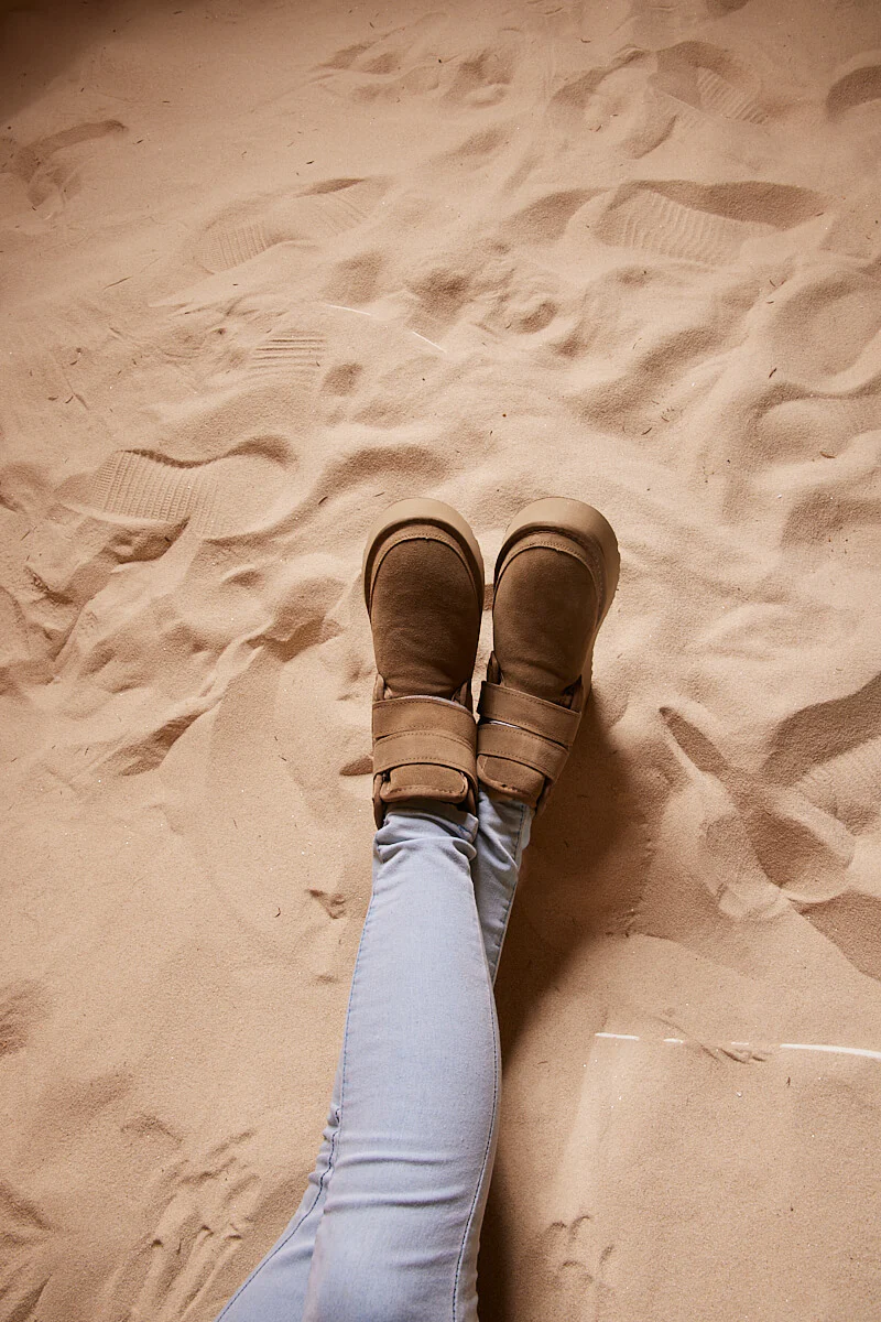 Smaibulun Ugg | Arlene Suede Platform Boots - Olive - Image 7