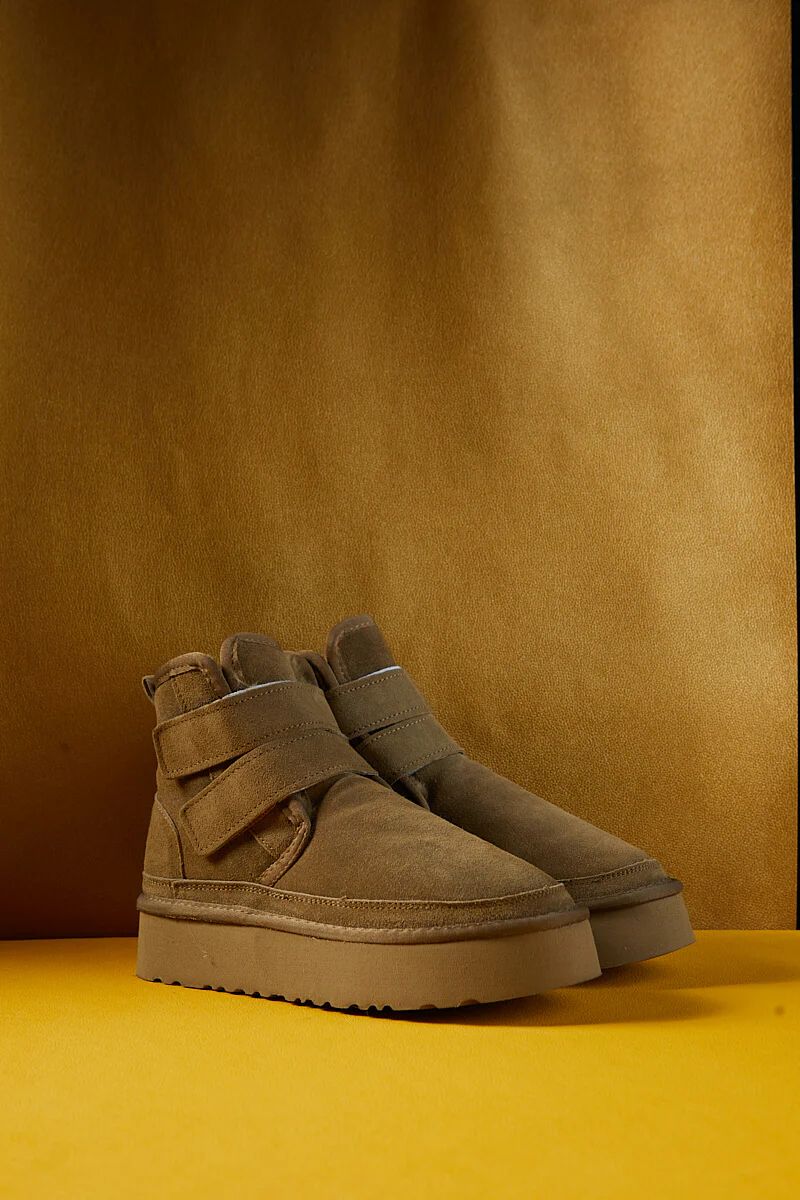 Smaibulun Ugg | Arlene Suede Platform Boots - Olive - Image 9