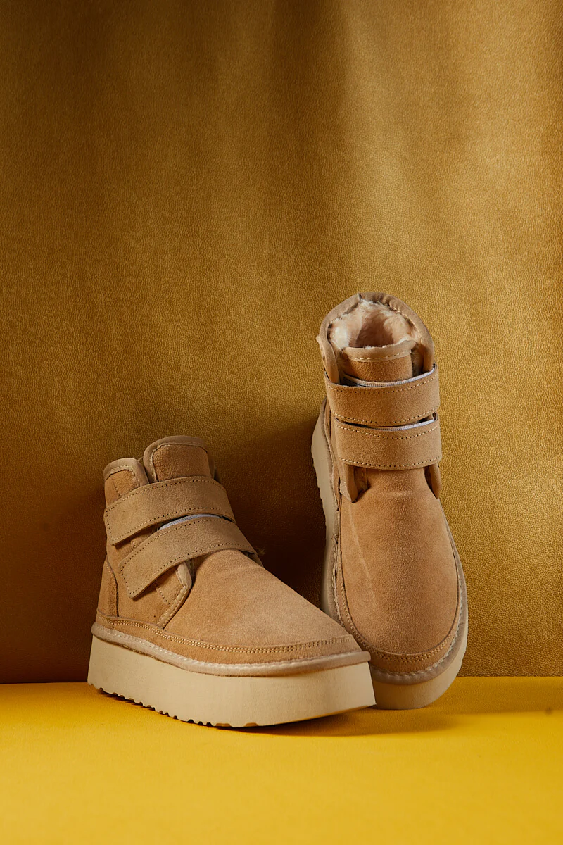 Smaibulun Ugg | Arlene Suede Platform Boots - Sand - Image 10