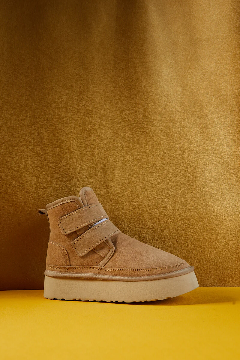 Smaibulun Ugg | Arlene Suede Platform Boots - Sand - Image 11