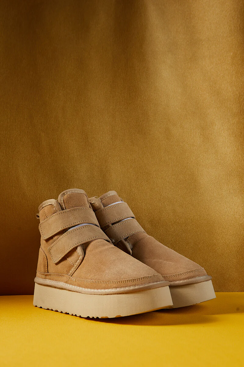 Smaibulun Ugg | Arlene Suede Platform Boots - Sand - Image 9
