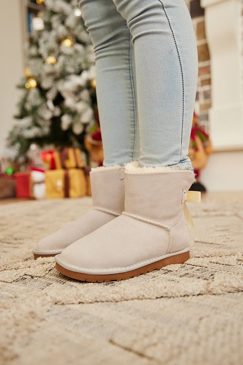 SMAIBULUN Ugg | Bailey Bow Ugg Mini Boots - Cream - Image 2