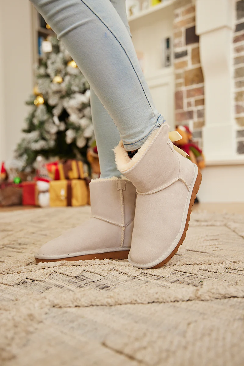 SMAIBULUN Ugg | Bailey Bow Ugg Mini Boots - Cream - Image 3