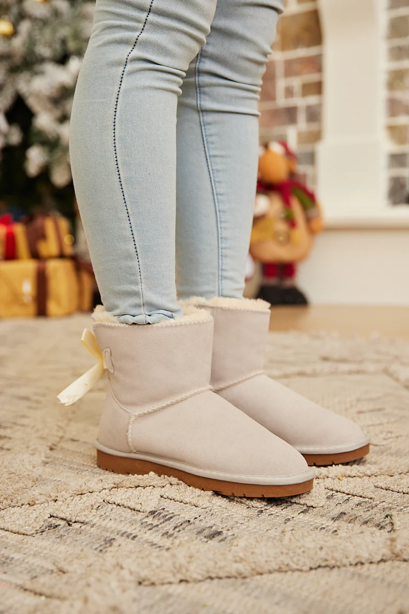 SMAIBULUN Ugg | Bailey Bow Ugg Mini Boots - Cream - Image 4