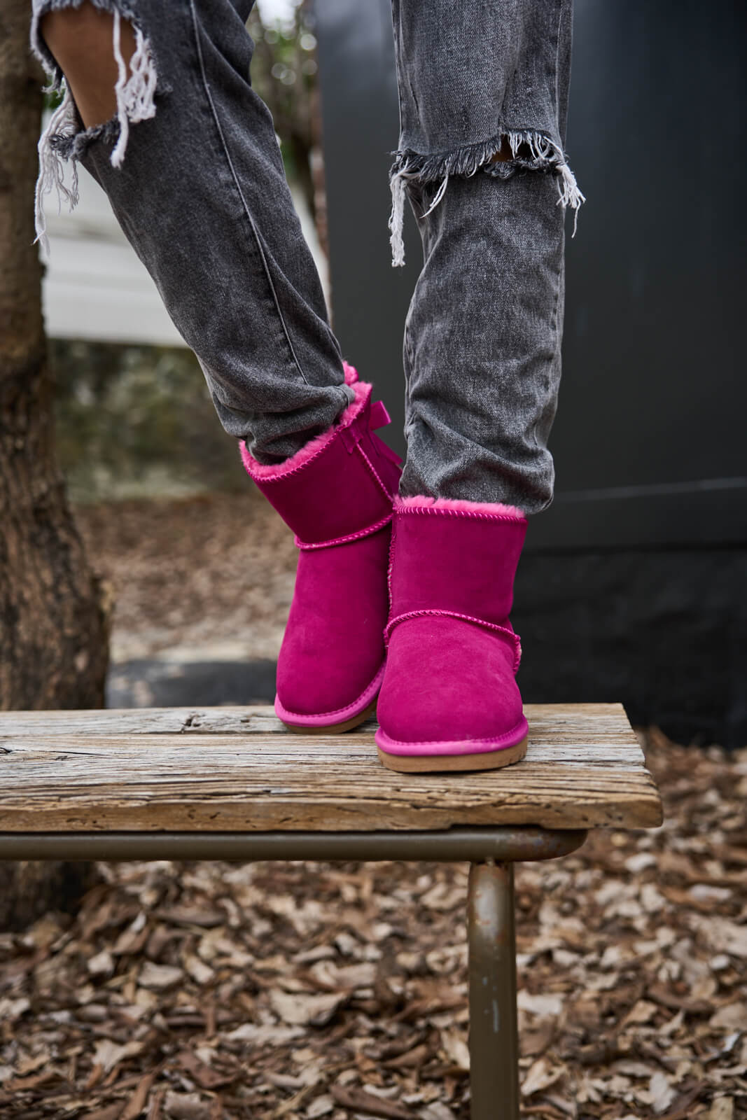 SMAIBULUN Ugg | Bailey Bow Ugg Mini Boots - Fuchsia - Image 2