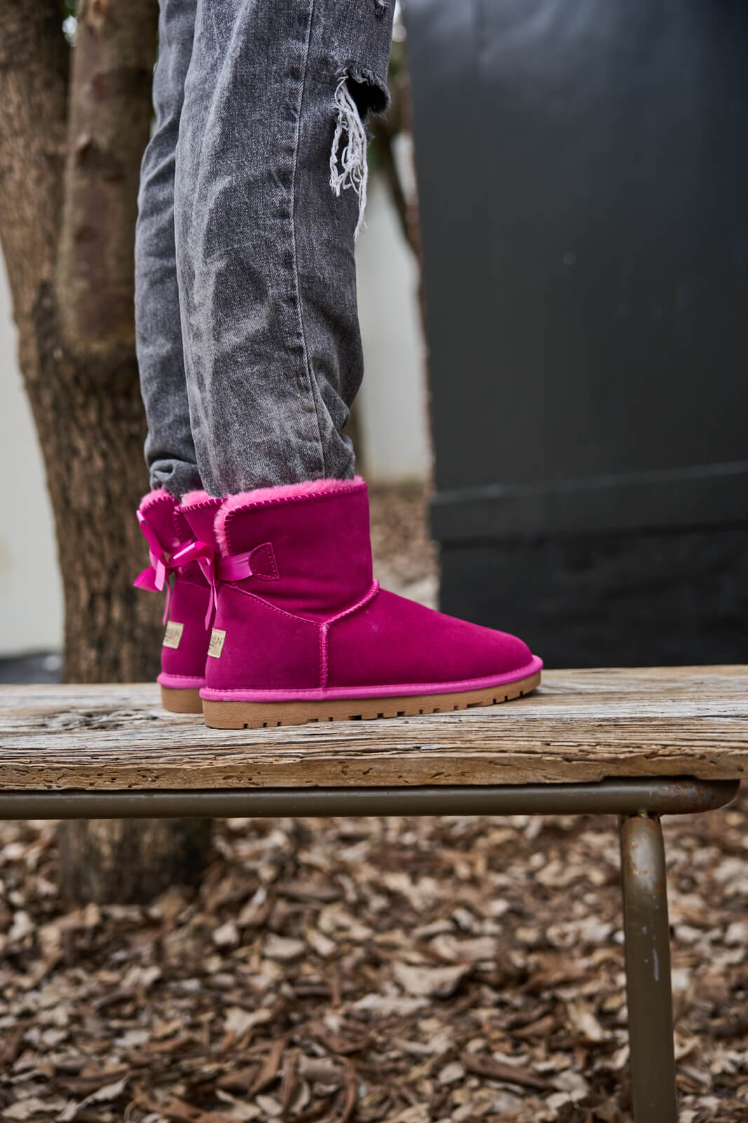 SMAIBULUN Ugg | Bailey Bow Ugg Mini Boots - Fuchsia - Image 7