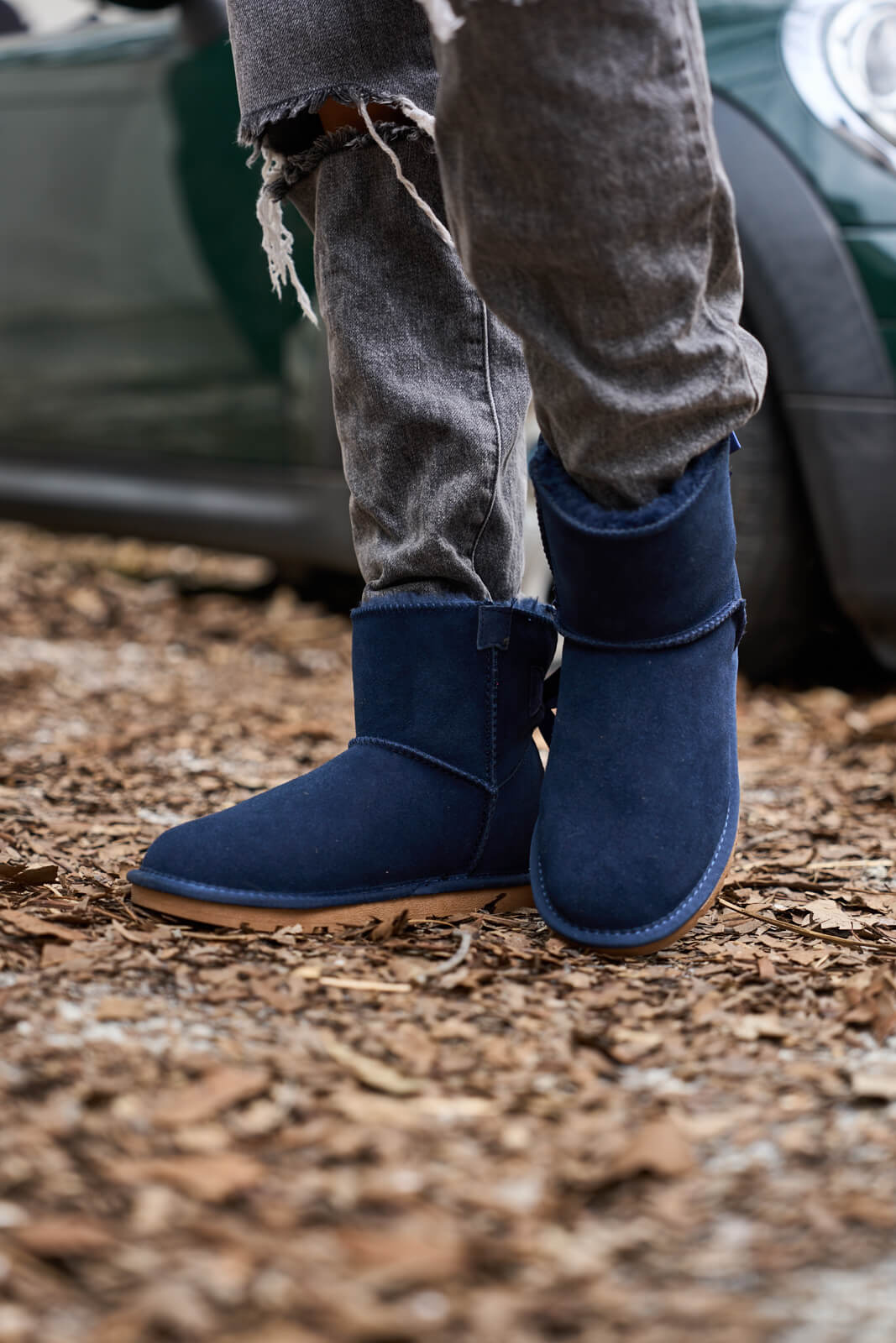 SMAIBULUN Ugg | Bailey Bow Ugg Mini Boots - Navy - Image 3