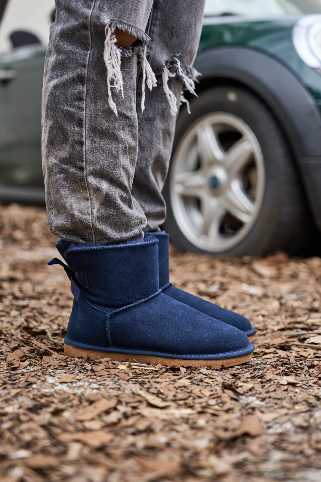 SMAIBULUN Ugg | Bailey Bow Ugg Mini Boots - Navy - Image 6