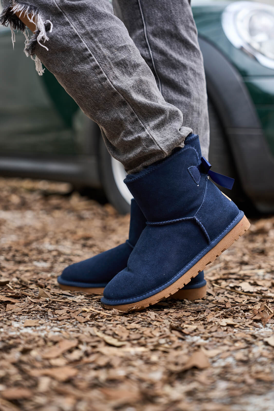 SMAIBULUN Ugg | Bailey Bow Ugg Mini Boots - Navy - Image 7