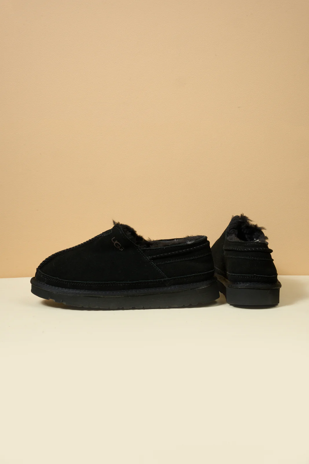 Smaibulun Ugg | Brisk Feels Wool Blend Slipper Boot - black - Image 11