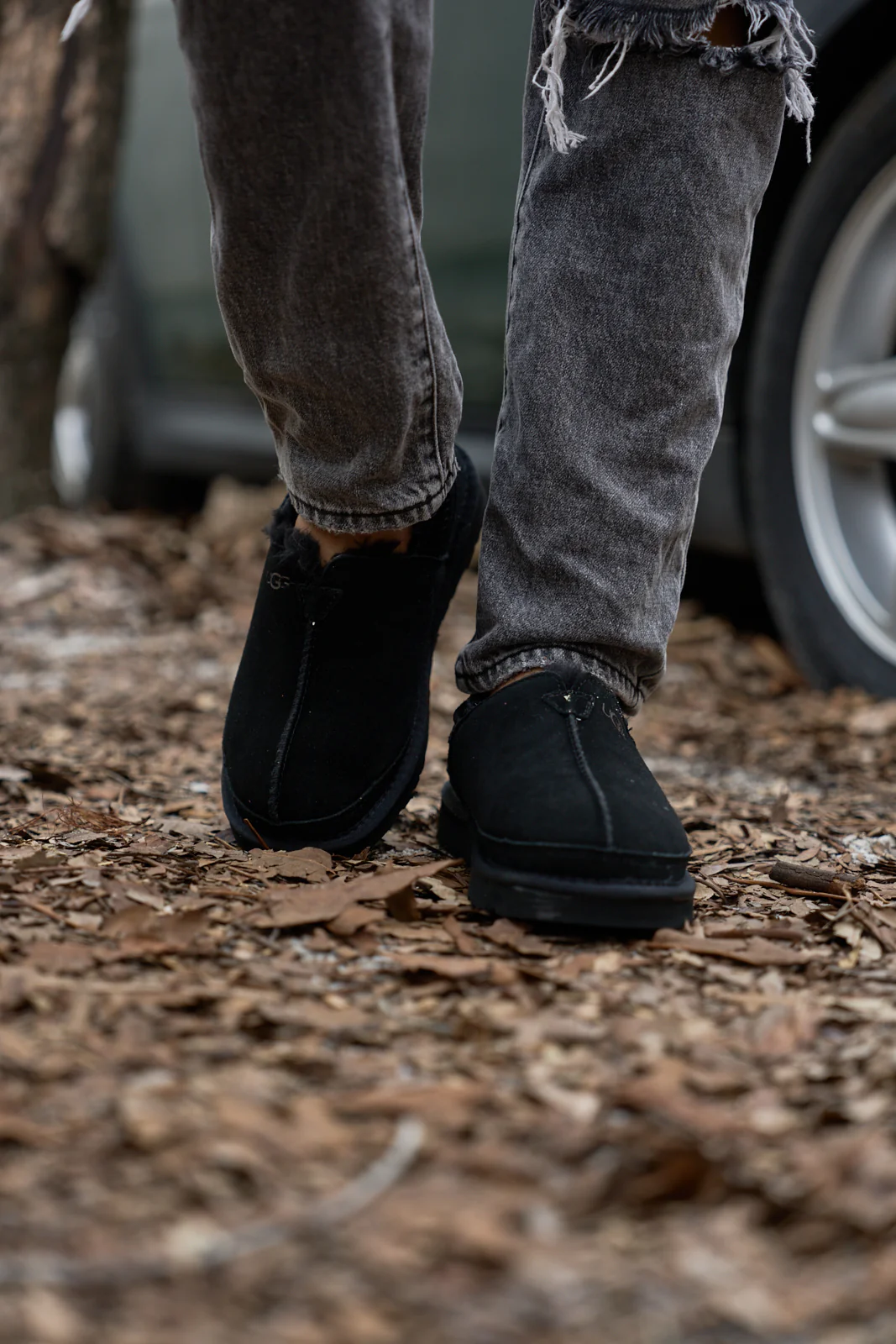 Smaibulun Ugg | Brisk Feels Wool Blend Slipper Boot - black - Image 2