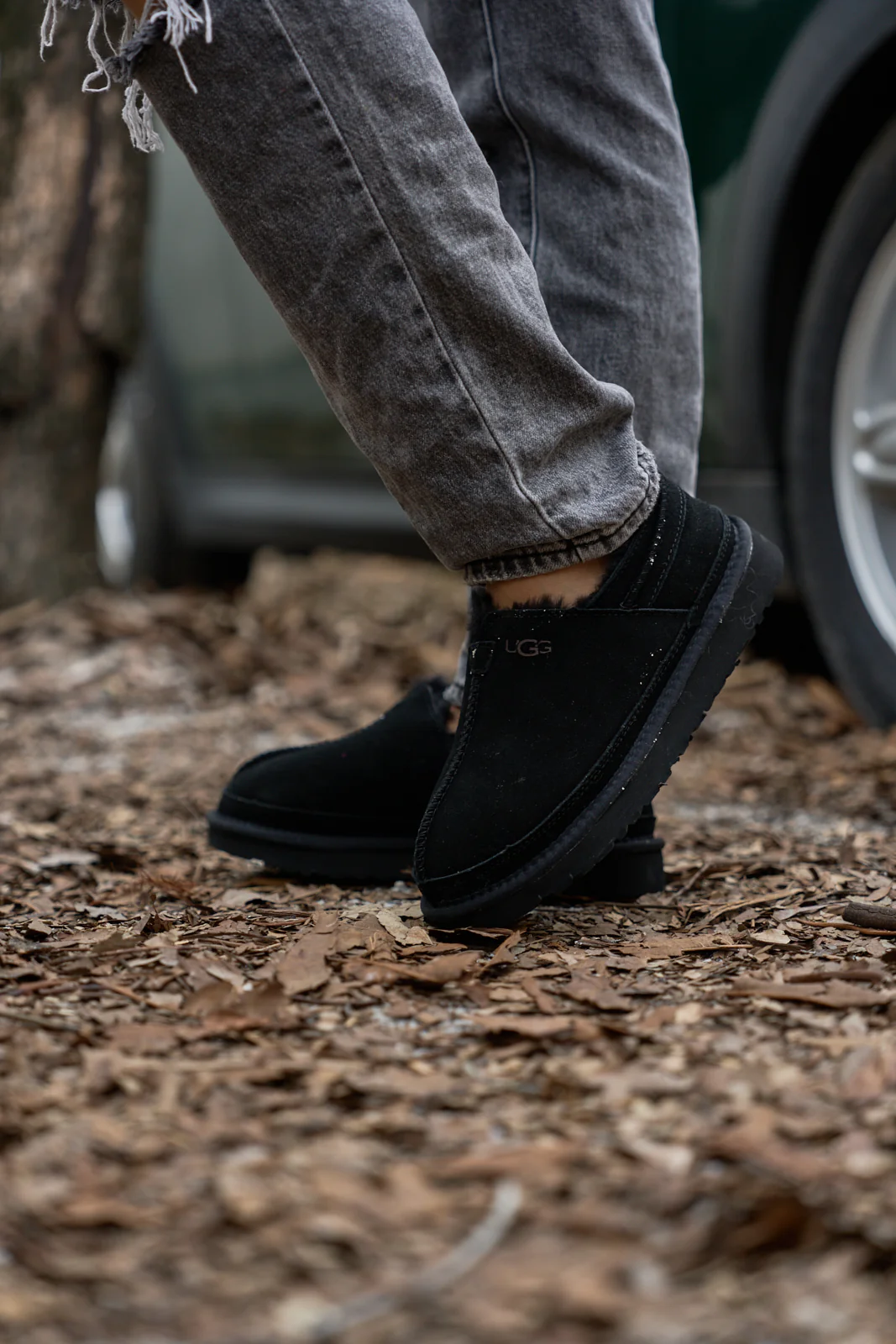 Smaibulun Ugg | Brisk Feels Wool Blend Slipper Boot - black - Image 4