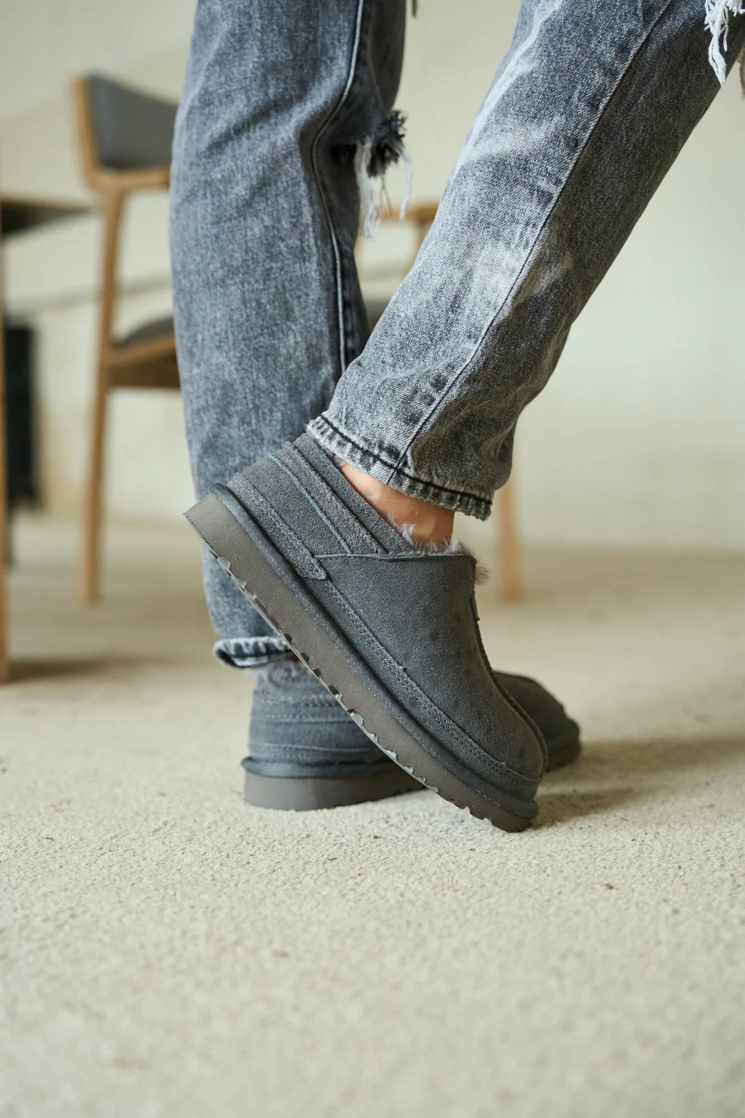 Smaibulun Ugg | Brisk Feels Wool Blend Slipper Boot - Grey - Image 5