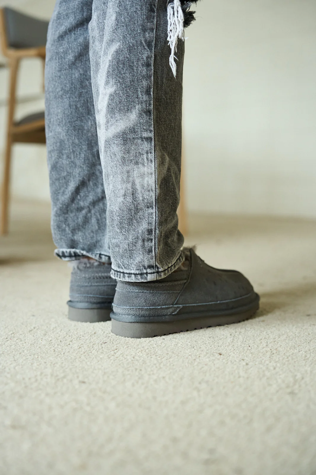 Smaibulun Ugg | Brisk Feels Wool Blend Slipper Boot - Grey - Image 6