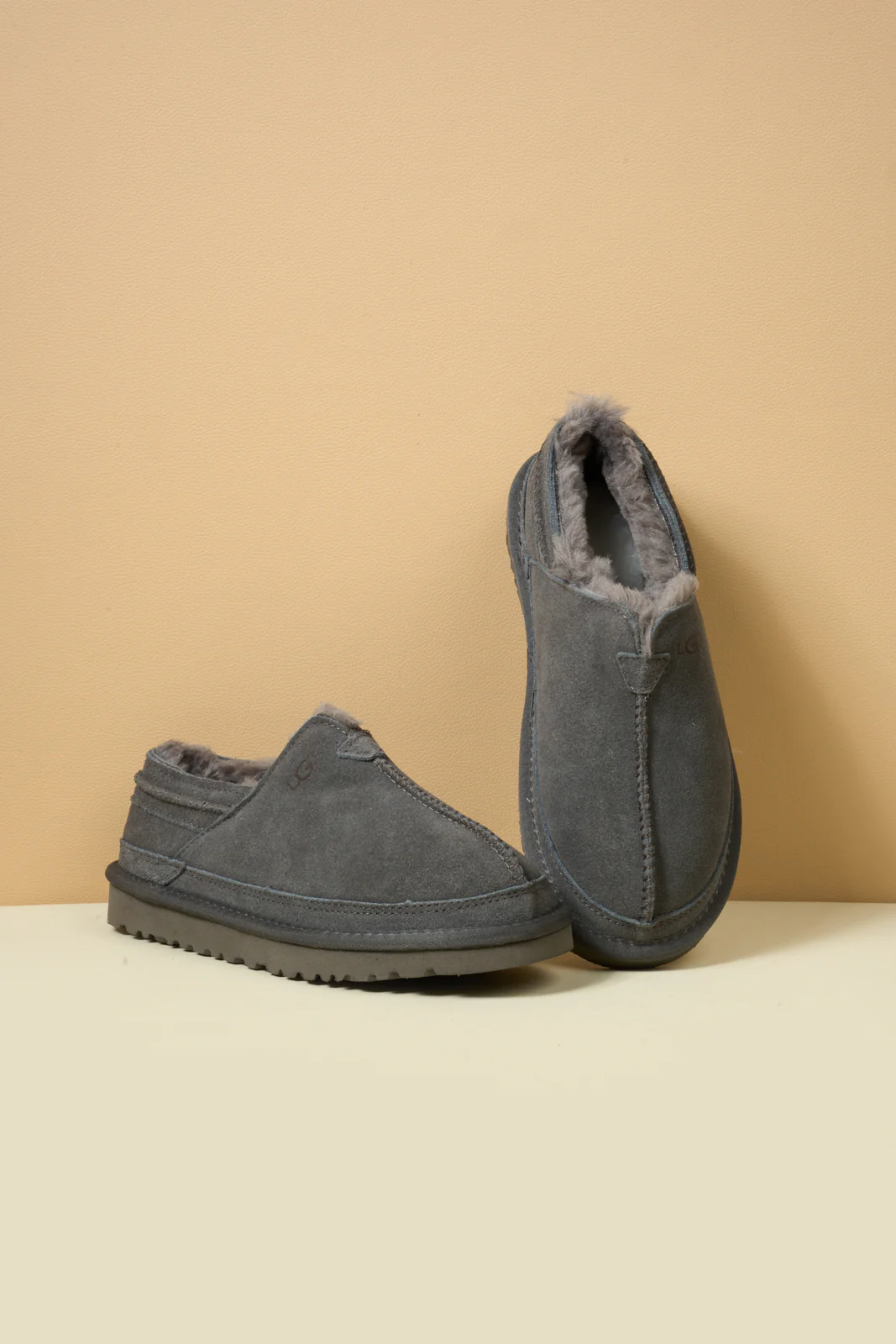 Smaibulun Ugg | Brisk Feels Wool Blend Slipper Boot - Grey - Image 9