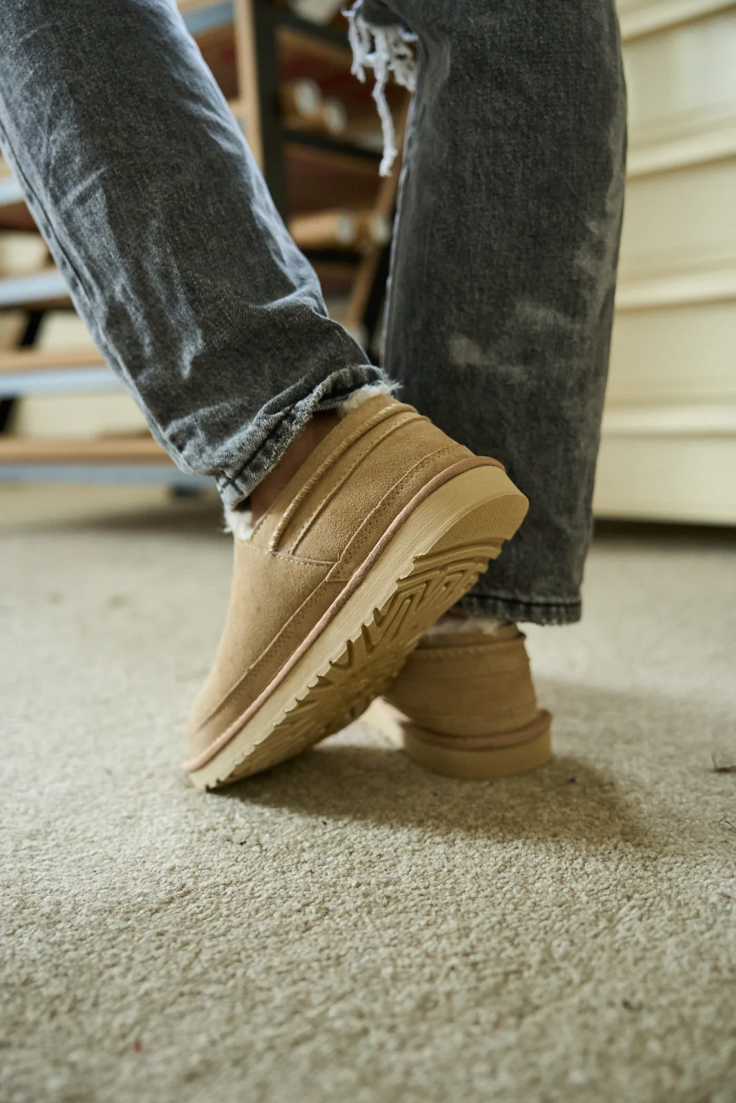 Smaibulun Ugg | Brisk Feels Wool Blend Slipper Boot - Sand - Image 6
