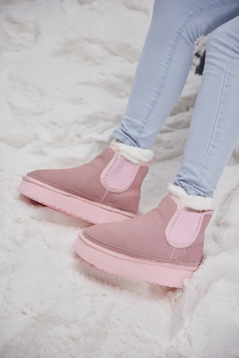 Smaibulun Ugg | Chelsea On The Land Suede Shearling Boots - Pink - Image 3