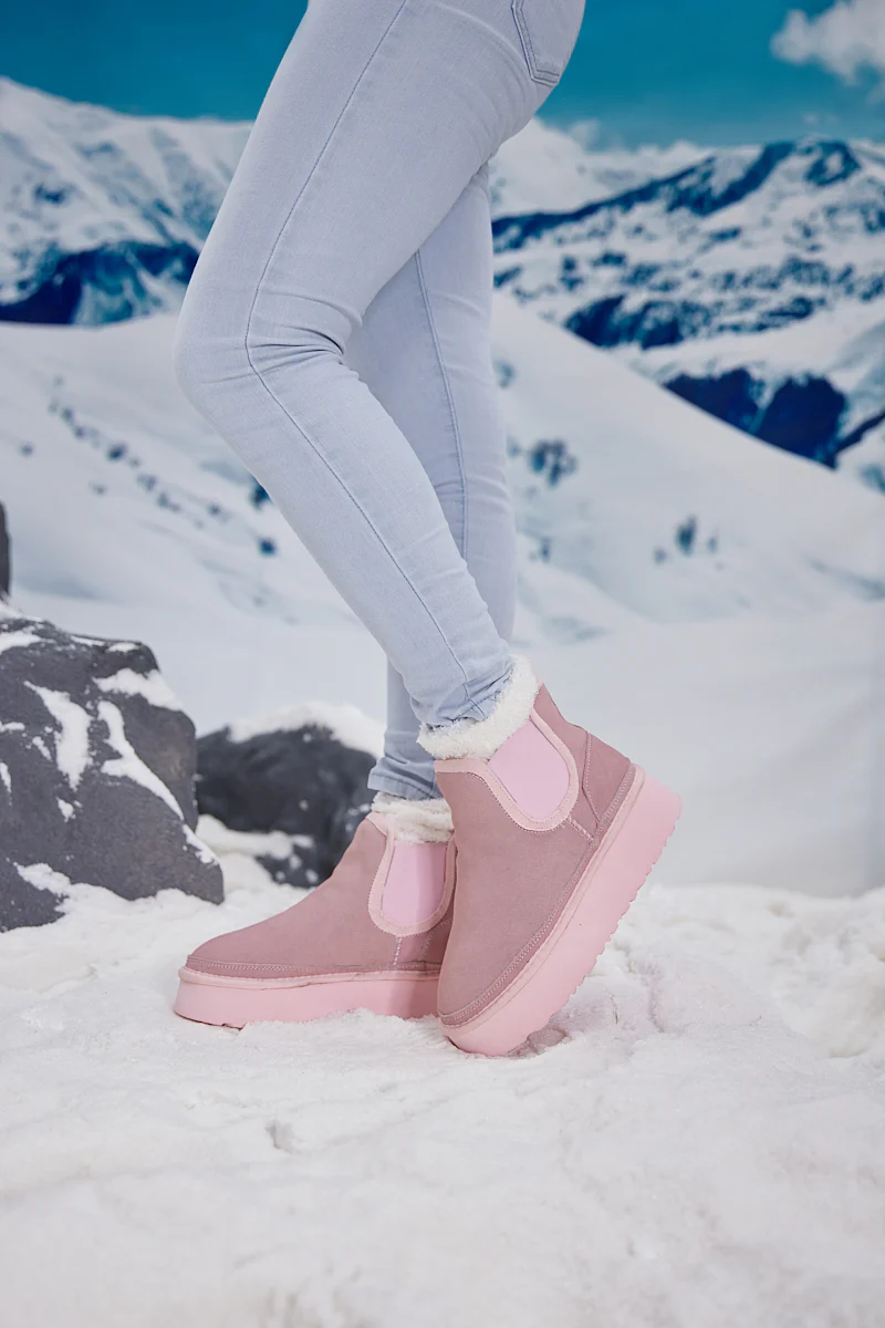 Smaibulun Ugg | Chelsea On The Land Suede Shearling Boots - Pink - Image 6