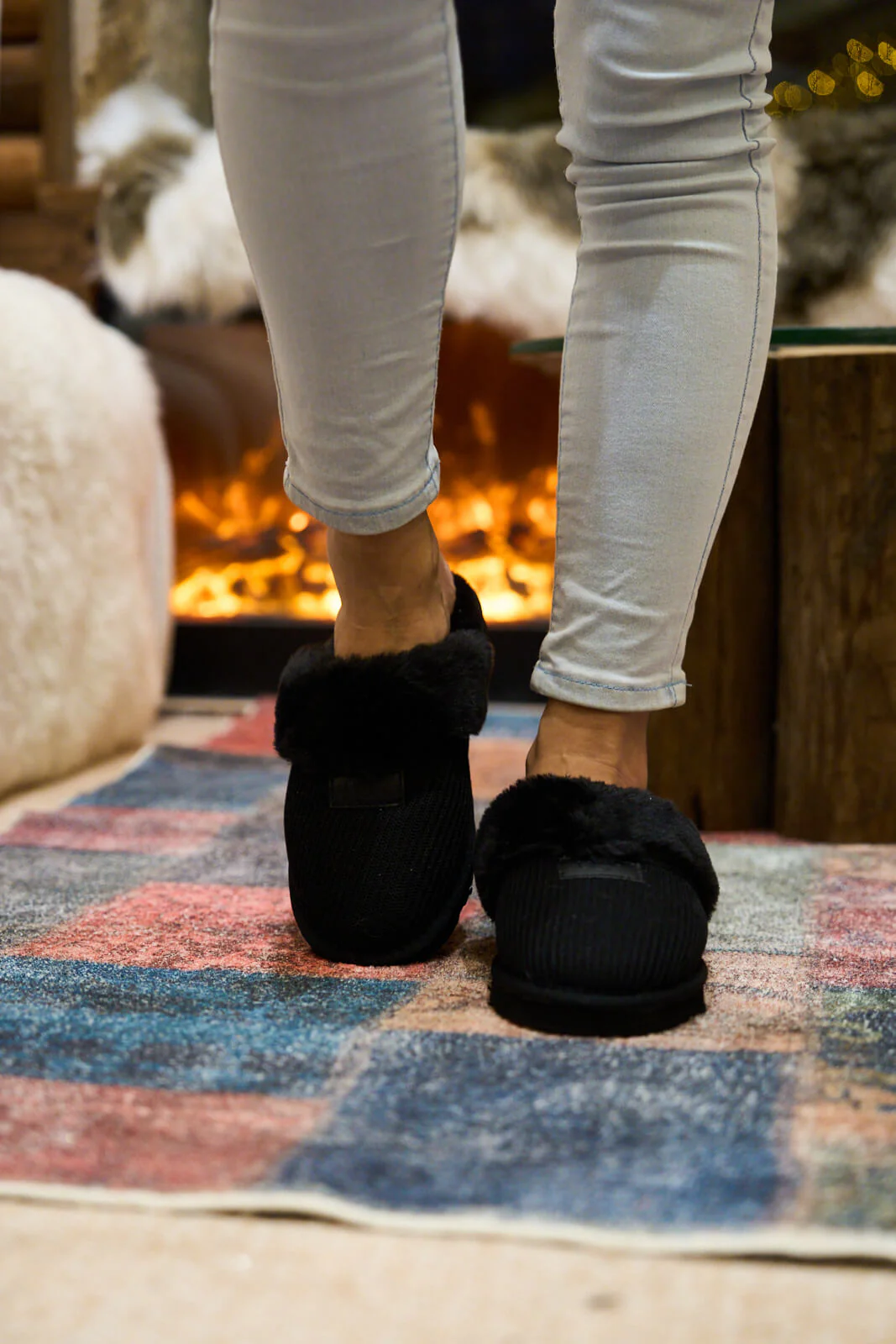 SMAIBULUN Ugg | Corduroy Knit Wool Blend Slipper - black - Image 2