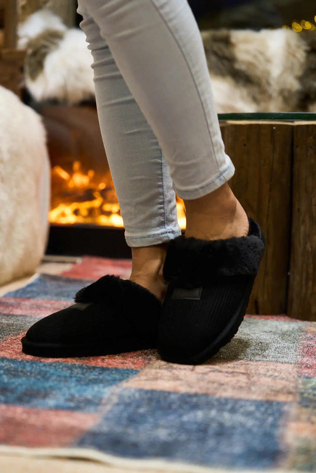 SMAIBULUN Ugg | Corduroy Knit Wool Blend Slipper - black - Image 3