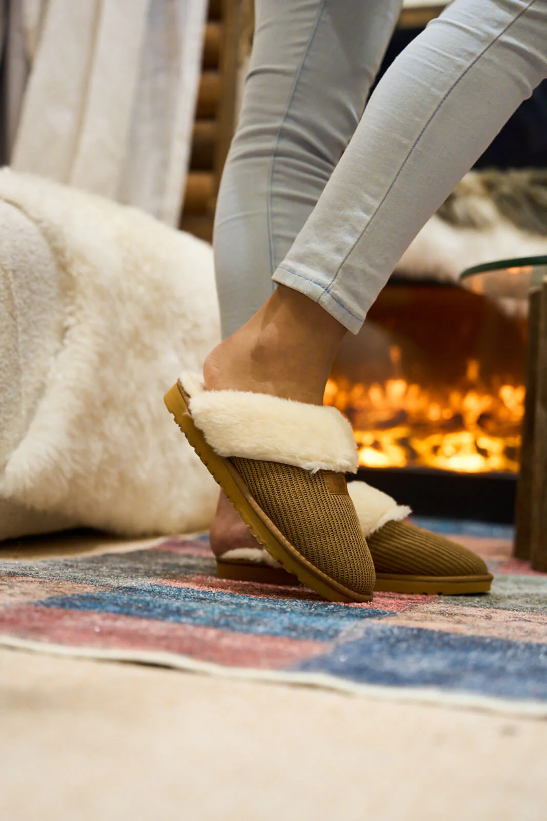 SMAIBULUN Ugg | Corduroy Knit Wool Blend Slipper - chestnut - Image 6