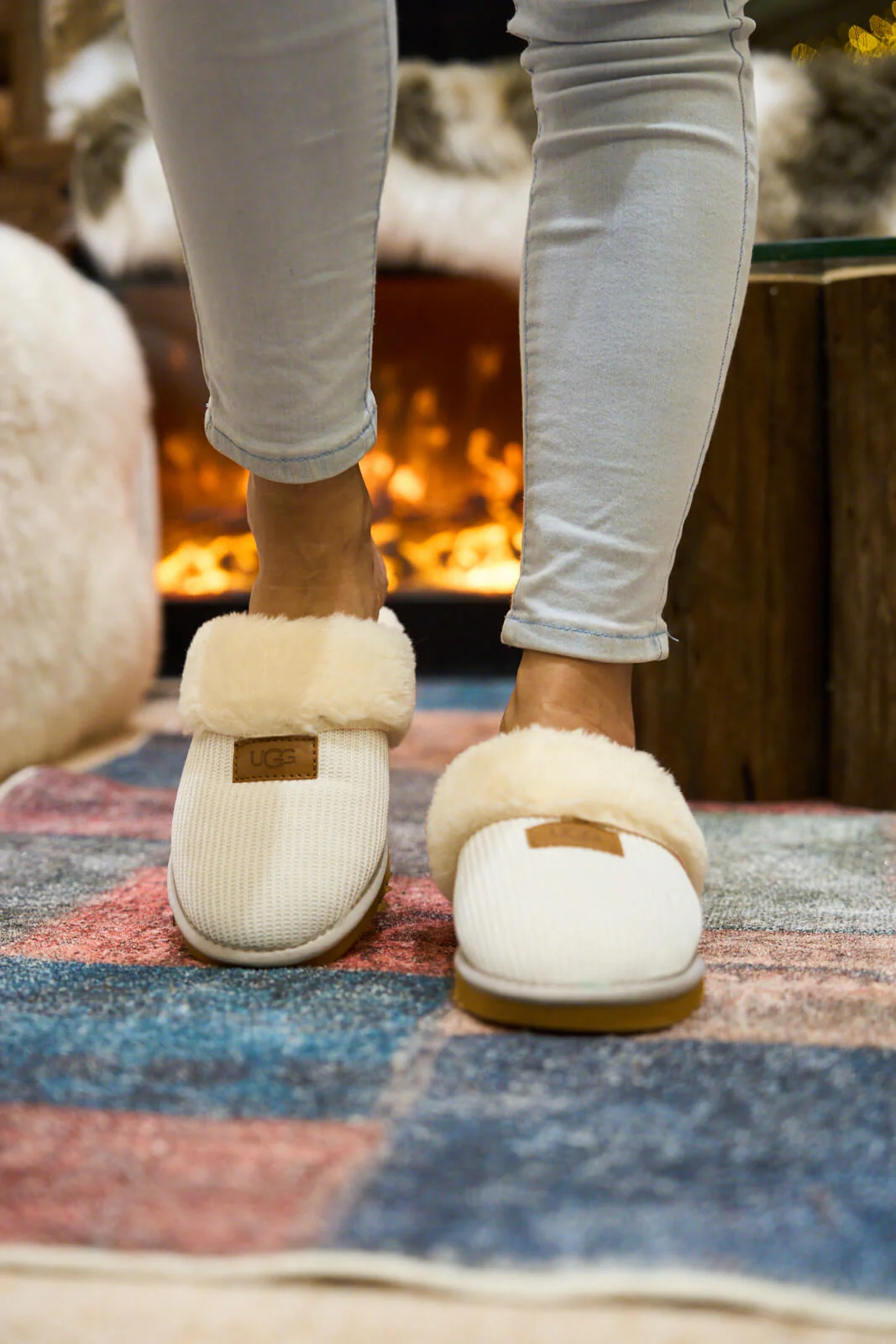 SMAIBULUN Ugg | Corduroy Knit Wool Blend Slipper - white - Image 4