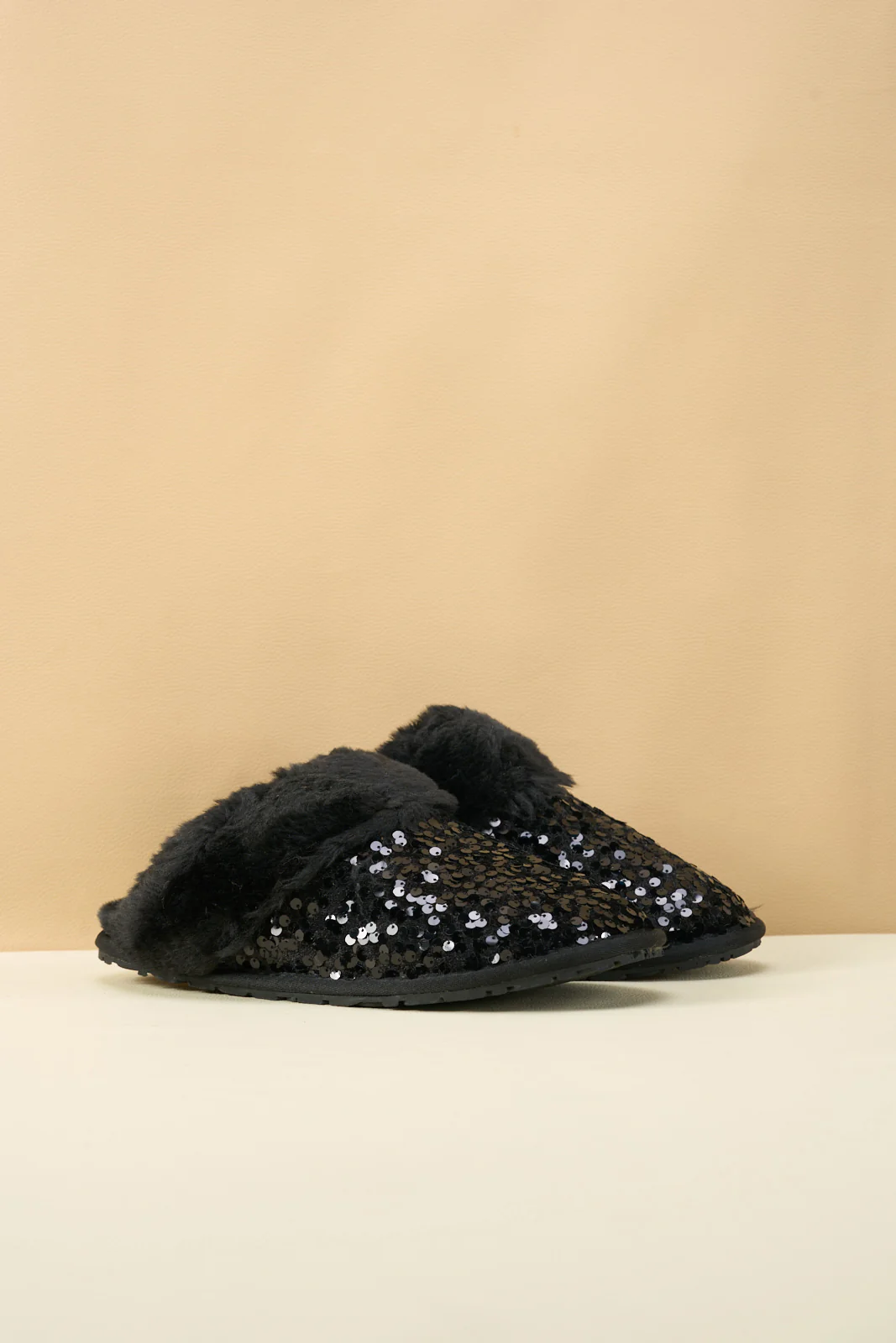 SMAIBULUN Ugg | Cozy Day Glam Sequins Slipper - Black - Image 10