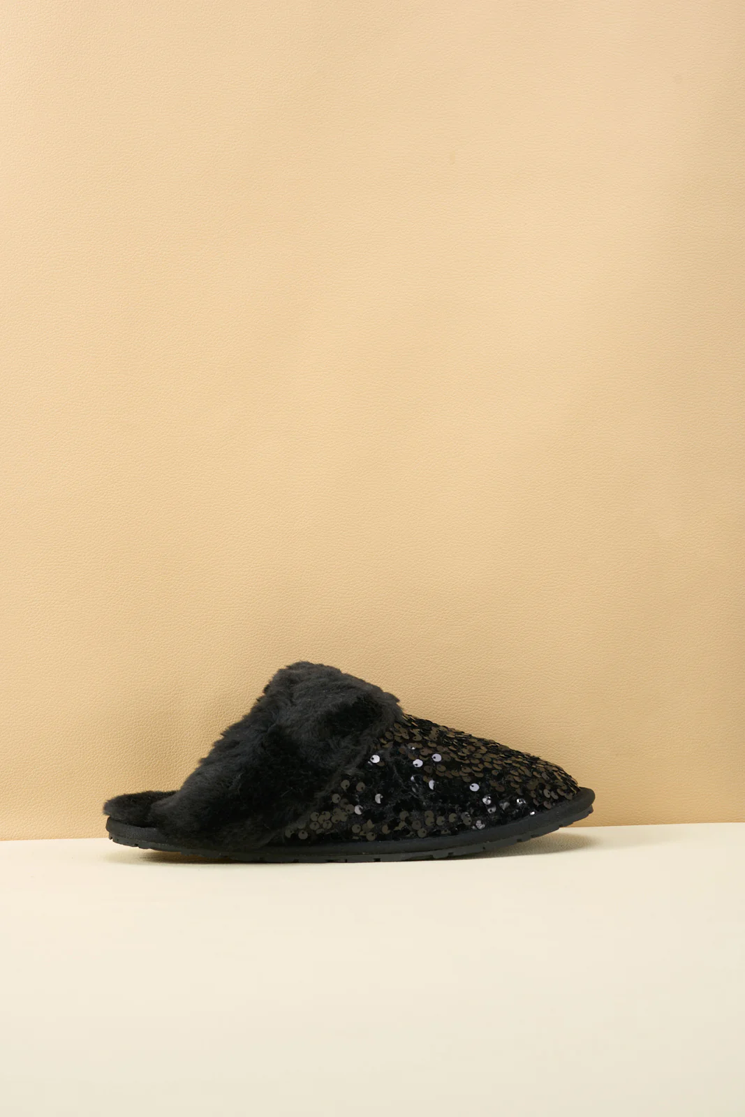 SMAIBULUN Ugg | Cozy Day Glam Sequins Slipper - Black - Image 11