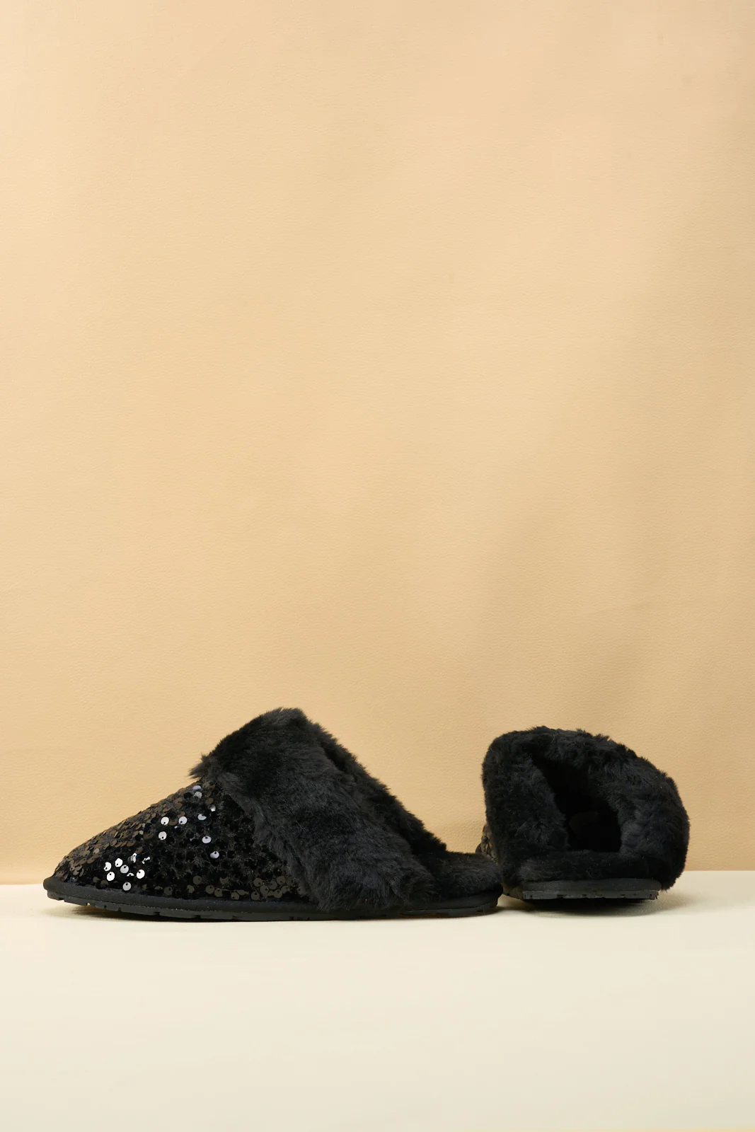 SMAIBULUN Ugg | Cozy Day Glam Sequins Slipper - Black - Image 12