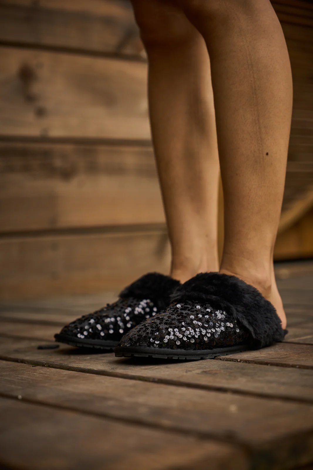 SMAIBULUN Ugg | Cozy Day Glam Sequins Slipper - Black - Image 3