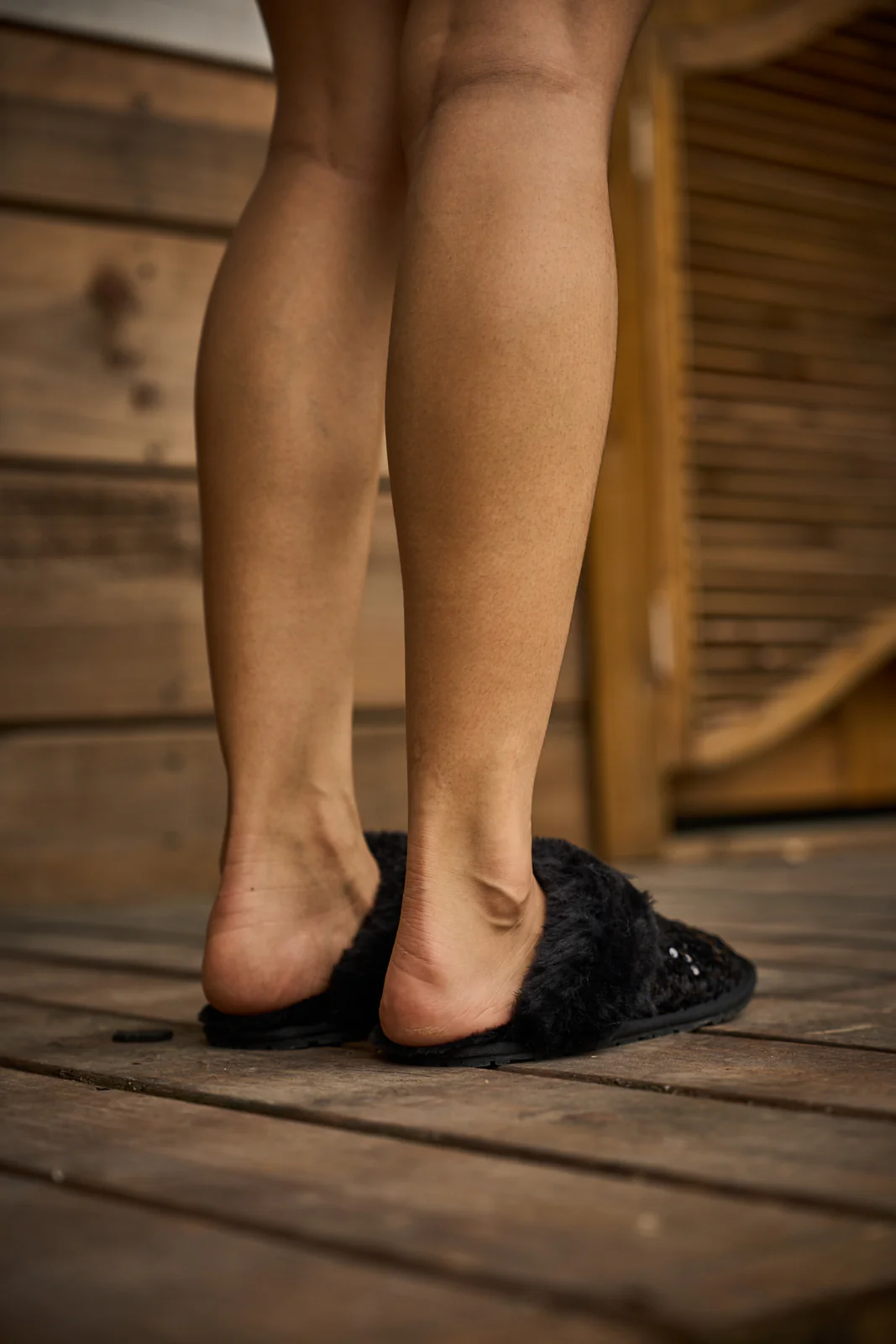 SMAIBULUN Ugg | Cozy Day Glam Sequins Slipper - Black - Image 6