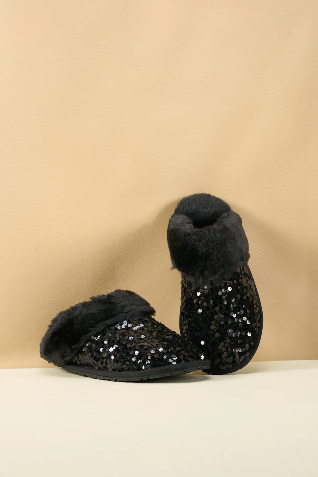 SMAIBULUN Ugg | Cozy Day Glam Sequins Slipper - Black - Image 9