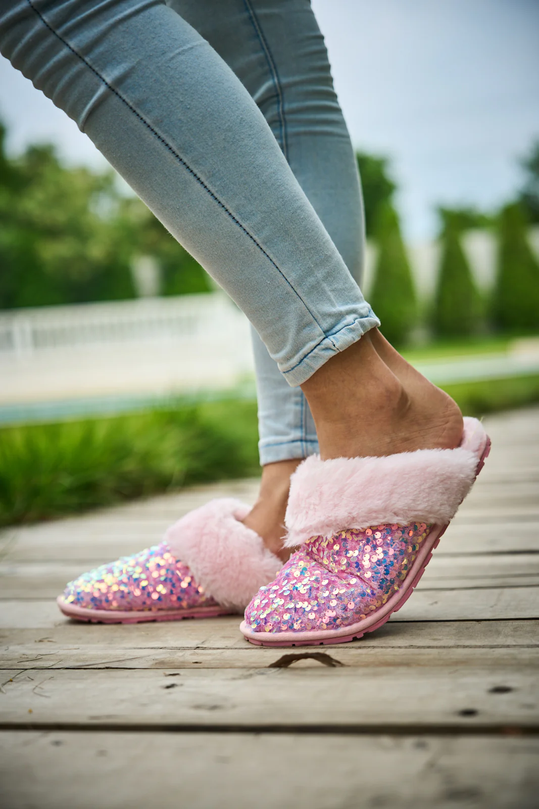 SMAIBULUN Ugg | Cozy Day Glam Sequins Slipper - Pink - Image 7
