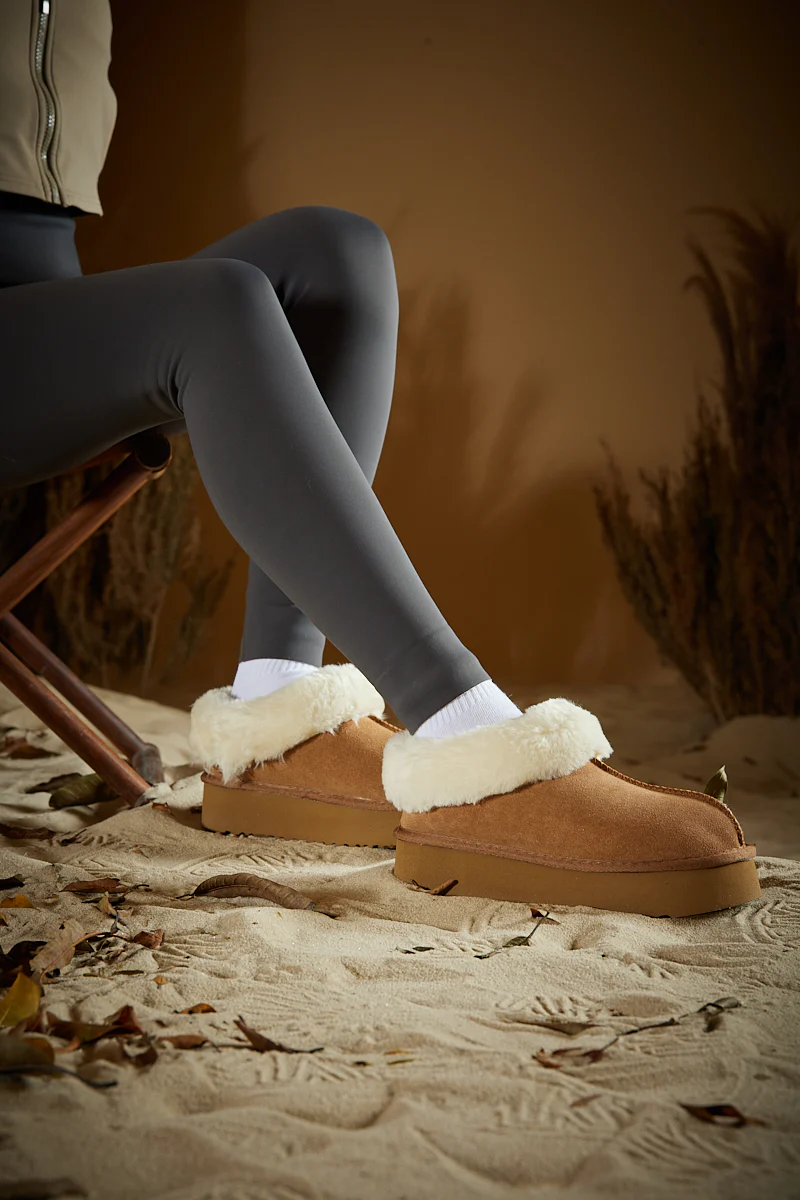 Smaibulun Ugg | Cuddle Up Wool Lined Suede Bootie - Chestnut - Image 5
