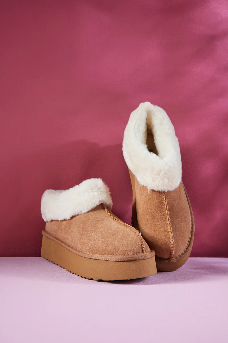 Smaibulun Ugg | Cuddle Up Wool Lined Suede Bootie - Chestnut - Image 8