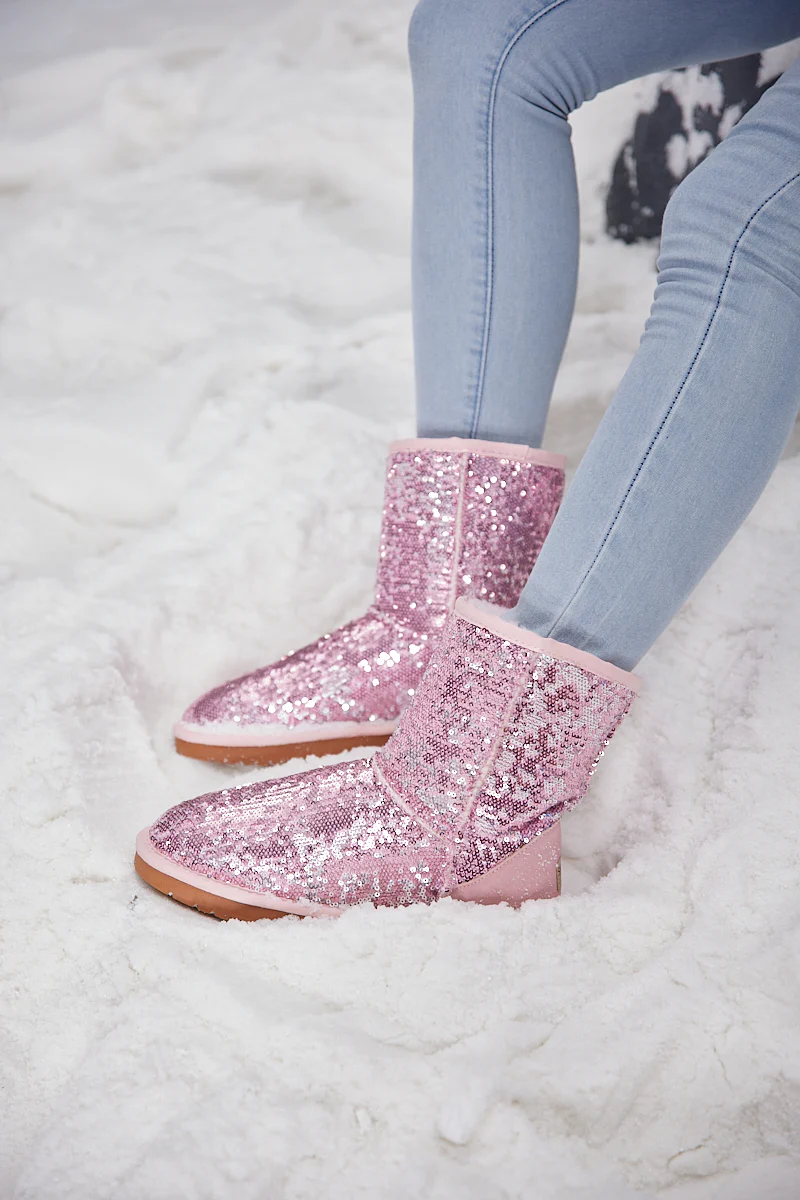 Smaibulun Ugg | Dallas Glam Sequin Shearling Boots - Baby Pink - Image 5