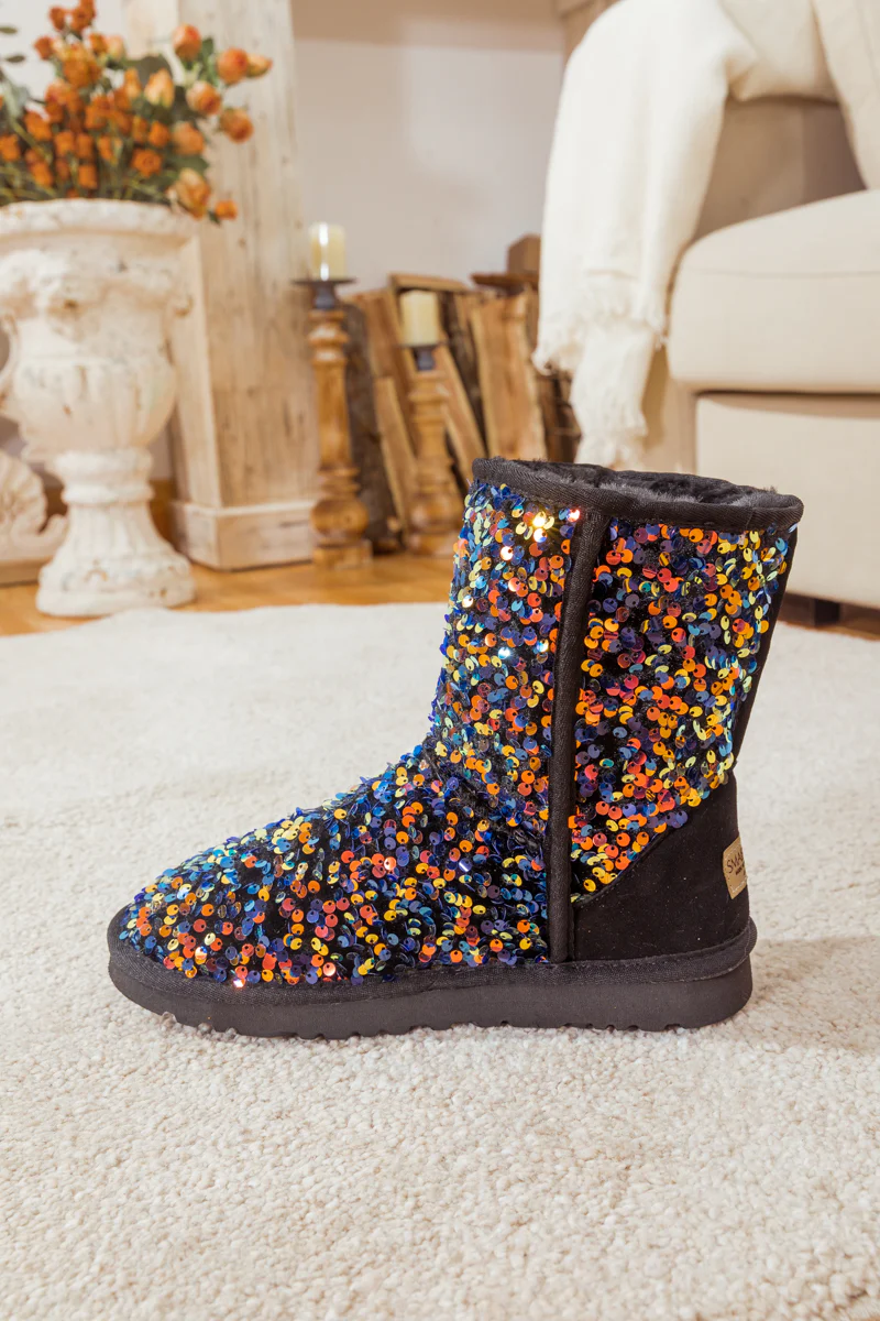 Smaibulun Ugg | Dallas Glam Sequin Shearling Boots - Black - Image 10