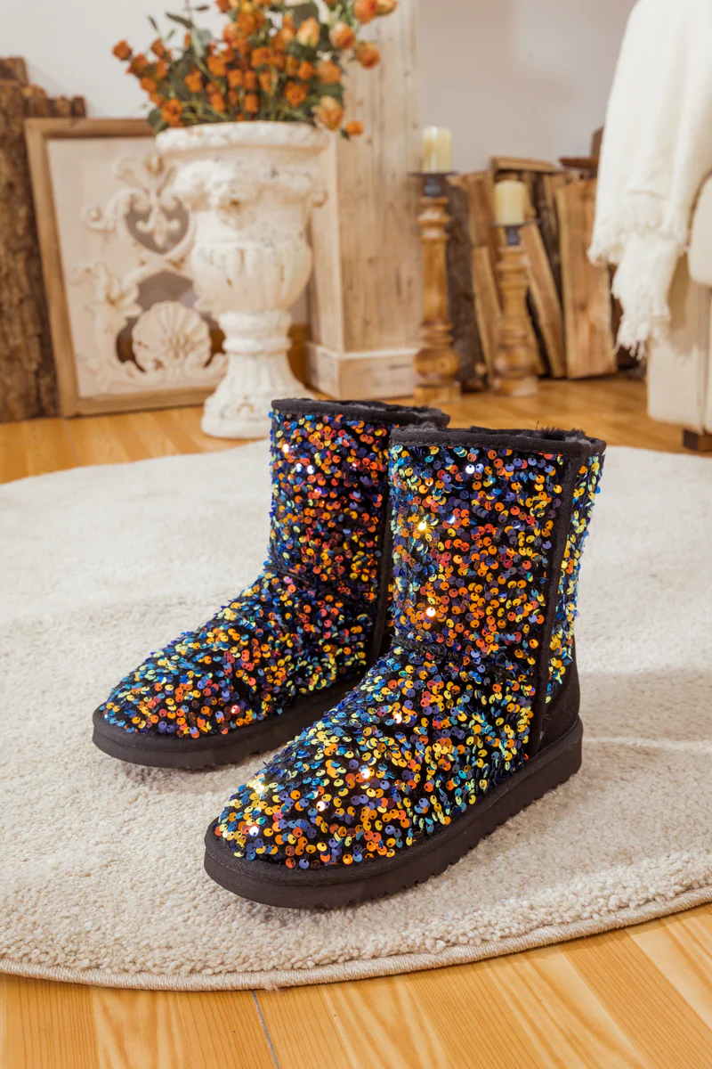 Smaibulun Ugg | Dallas Glam Sequin Shearling Boots - Black - Image 11