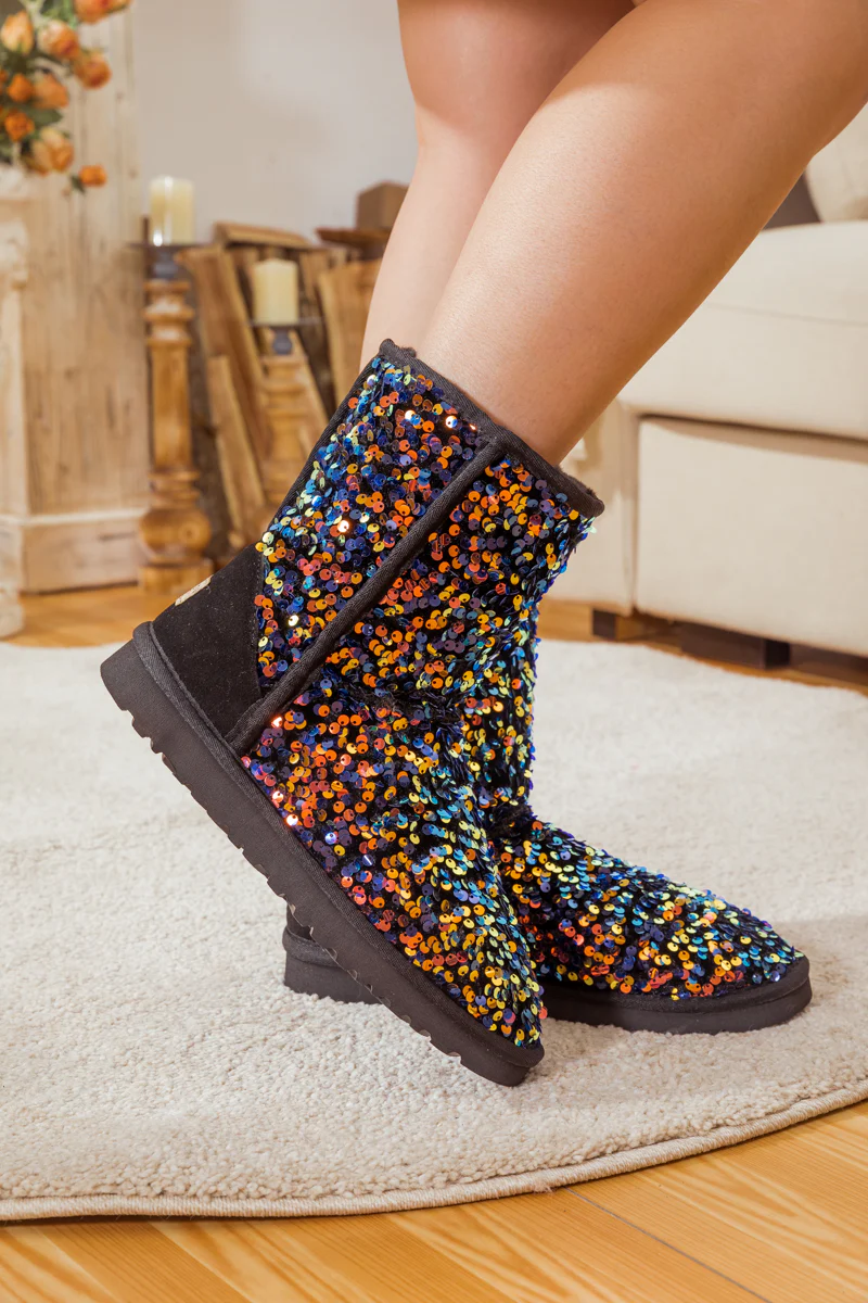 Smaibulun Ugg | Dallas Glam Sequin Shearling Boots - Black - Image 3